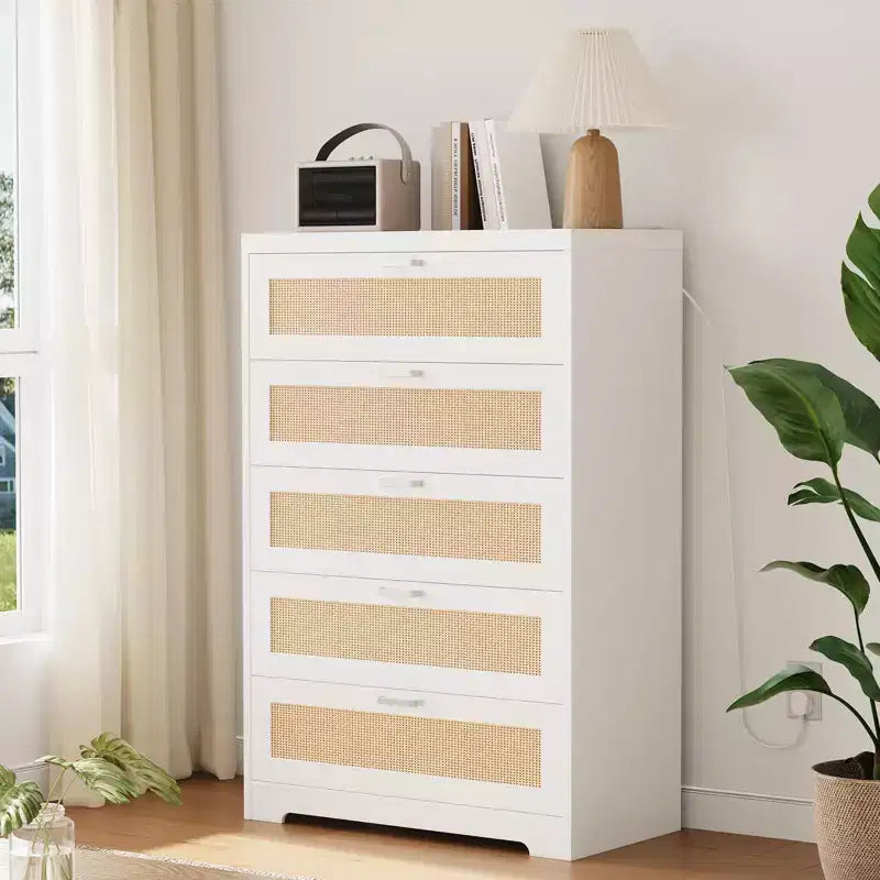 Commode 5 tiroirs en rotin pour chambre à coucher, commode haute de 120 cm avec prises électriques, commode en bois avec poignées en métal pour salon ou placard