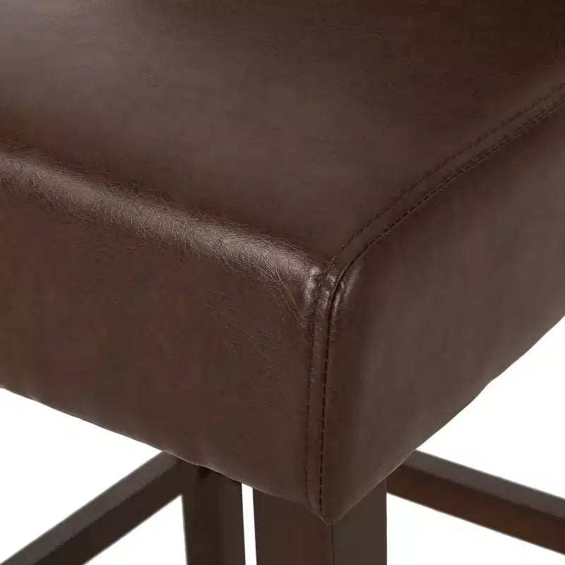 Fauteuil inclinable Darvis : Compact, rembourré, pieds fuselés – Christopher Knight Home
