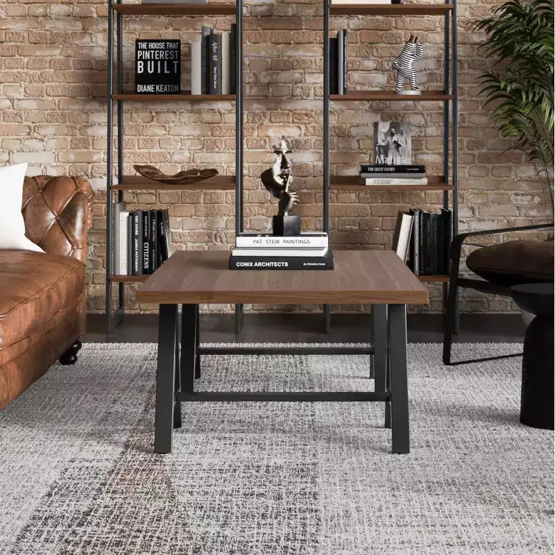 Table Basse Métal/Bois Noyer : Industrielle Marron Foncé Rectangulaire avec Rangement, Cadre Noir
